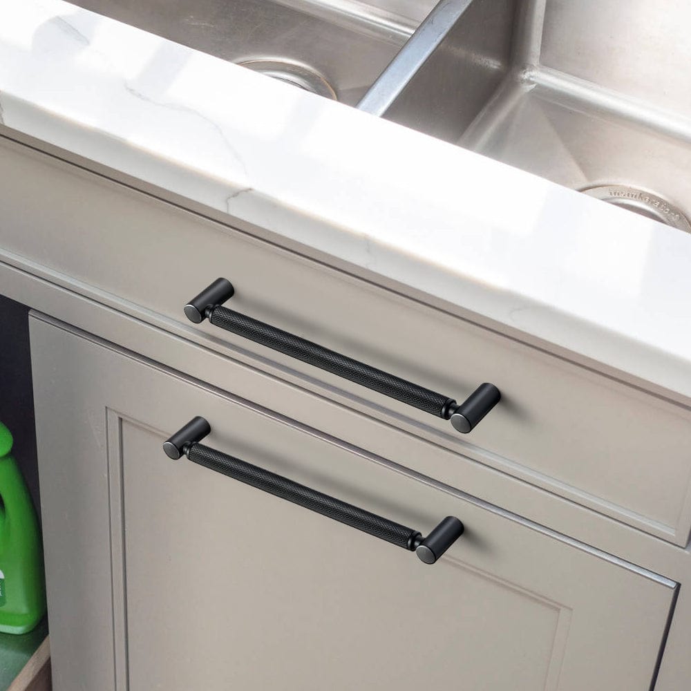 Classic Bar-shaped Knurled Aluminium Drawer Pull Durable & Stylish Hardware for Furniture