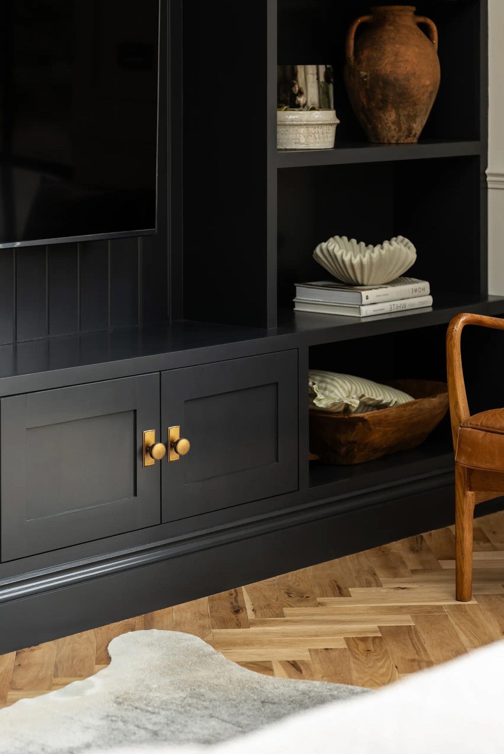 Distinctive Artistic Engravings Single Hole Round Cabinet Knob Retro Flair Kitchen Hardware