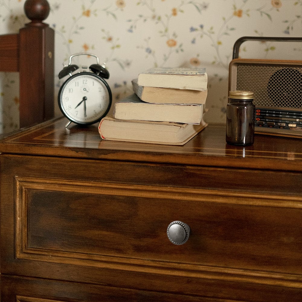 Classic Round Design Cabinet Knobs with Wheatear Border for Kitchen Drawers
