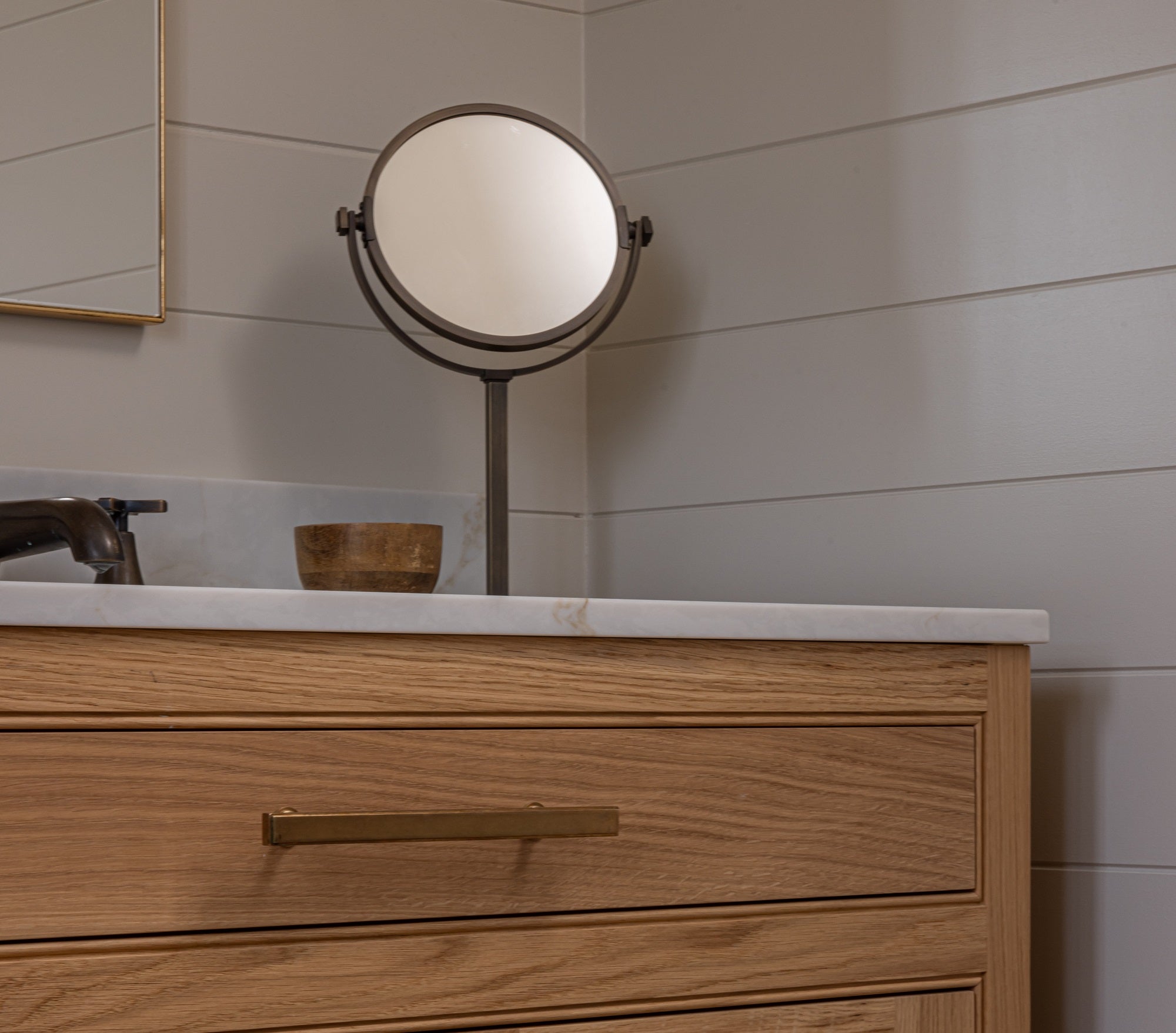 Concentric-ringed Modern Freestanding Vanity Mirror