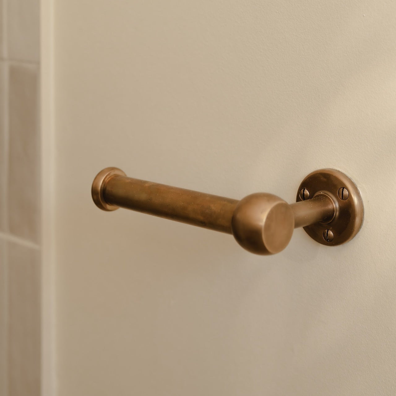 Ball-knob Wall-mounted Metal Toilet Paper Holder